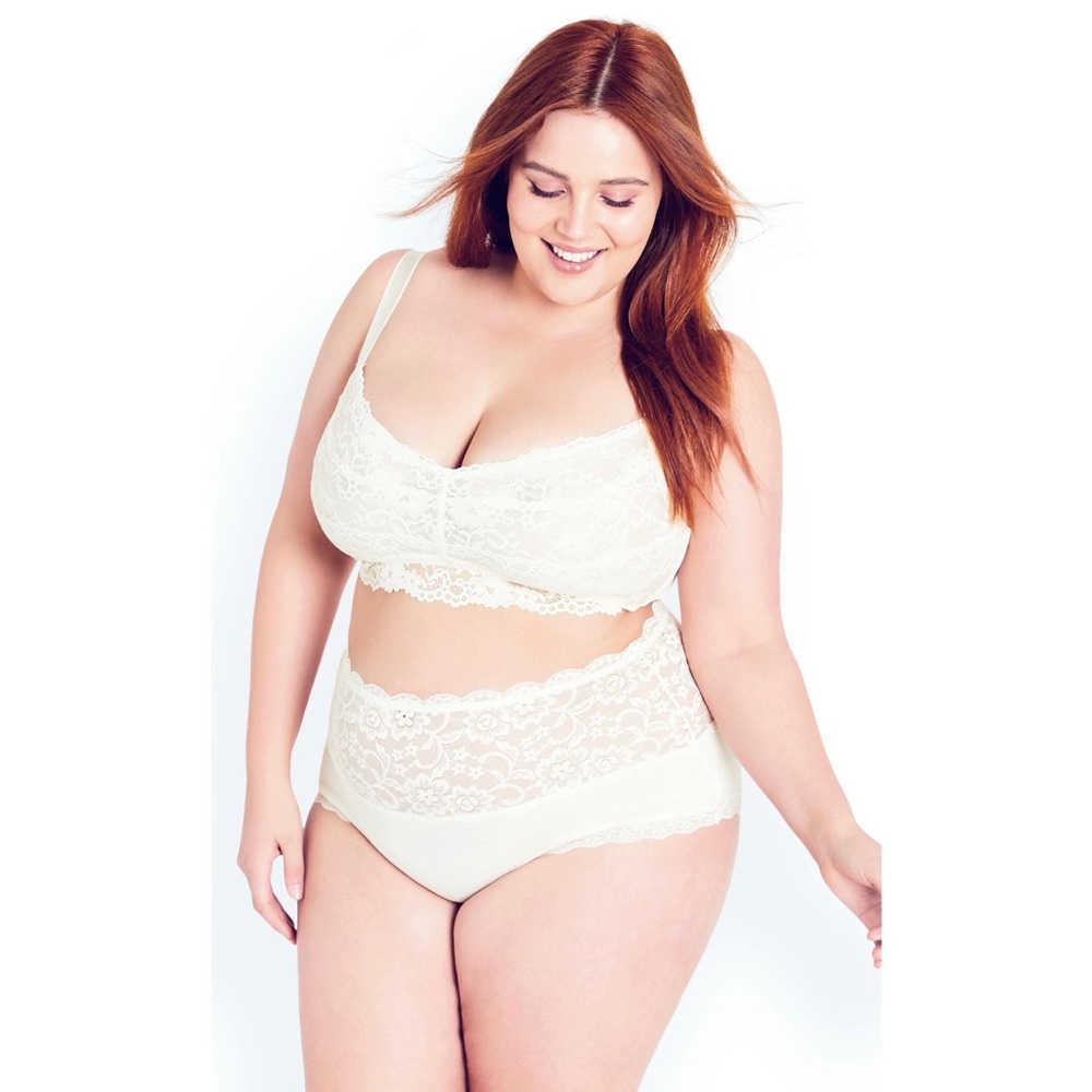 Hips & Curves l L 22W/24W 3X Women’s Plus Size Ivory Lace Full Coverage Bralette
